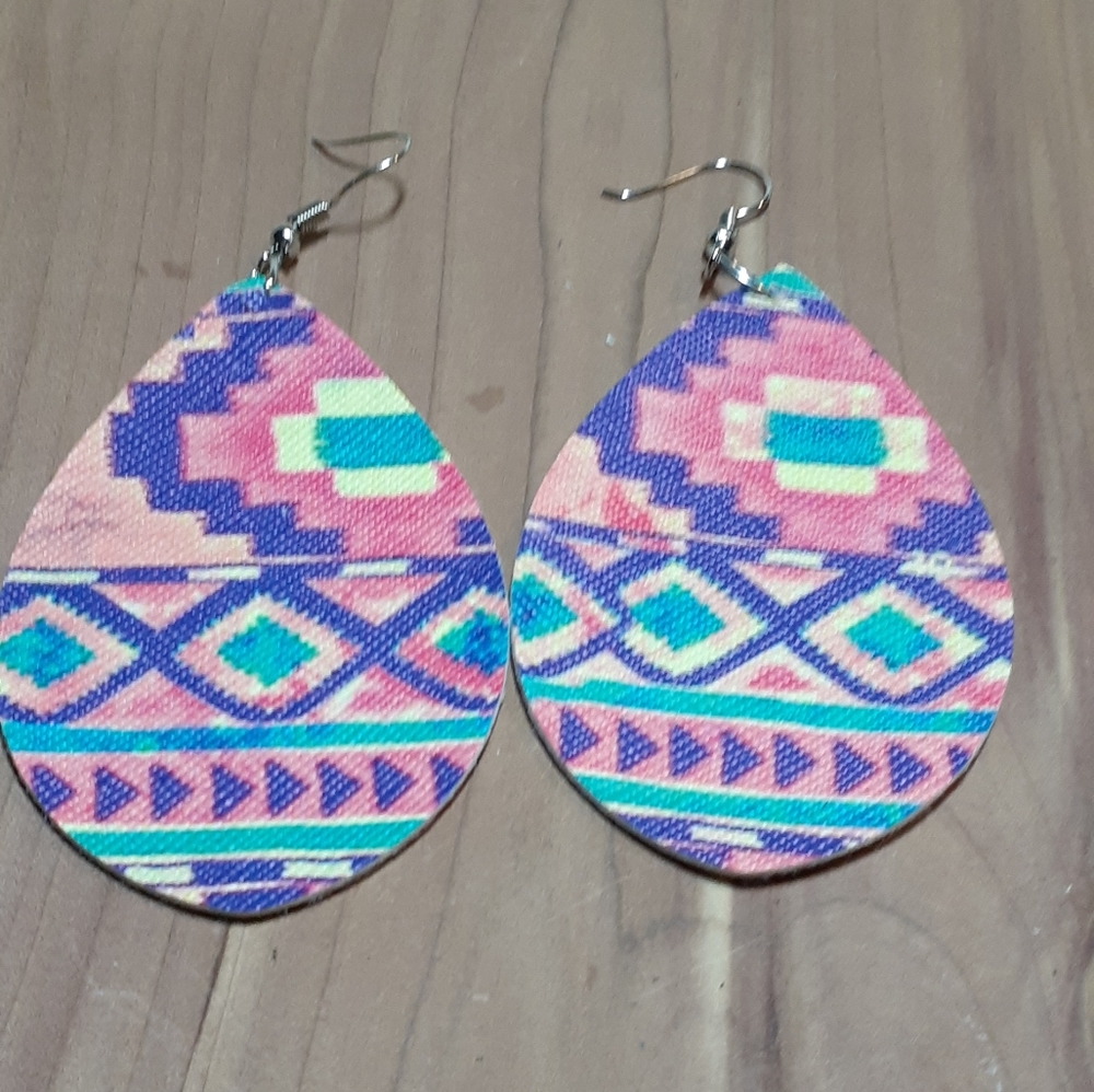 💕3/15💕 Faux leather earrings